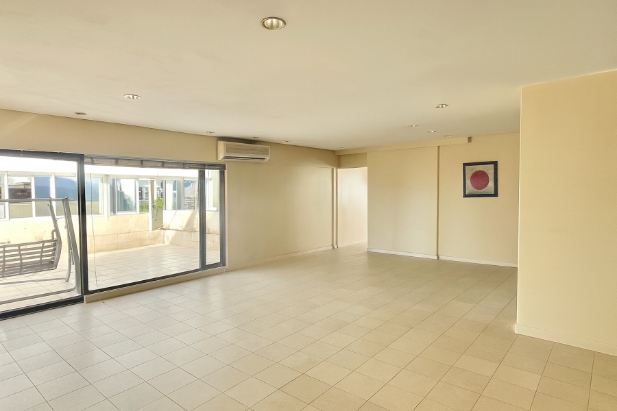 4 Bedroom Property for Sale in Sea Point Western Cape